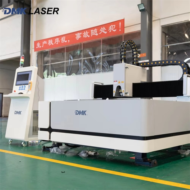 Industrial Laser Types - เครื่องตัดโลหะแผ่นแบบเปิดรุ่น TQL-F3000-3015 พร้อมแหล่งกำเนิดเลเซอร์สำหรับงานตัดในอุตสาหกรรม