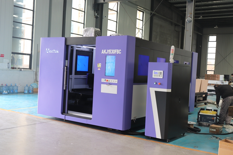 3015อุตสาหกรรม6000วัตต์ไฟเบอร์ - Industrial Fiber Laser Cutting Machine บทวิจารณ์และราคา