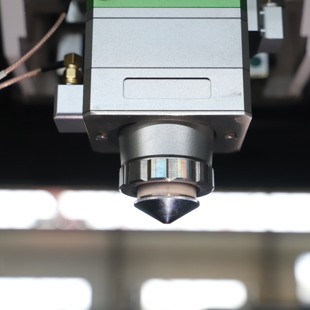 เครื่องตัดไฟเบอร์เลเซอร์สำหรับ - Industrial Fiber Laser Cutting Machine บทวิจารณ์และราคา