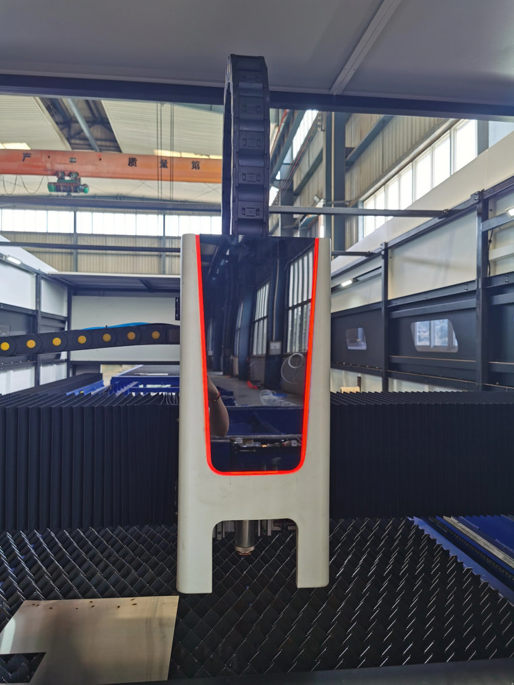 เครื่องตัดไฟเบอร์เลเซอร์ CNC แ - Industrial Fiber Laser Cutting Machine บทวิจารณ์และราคา